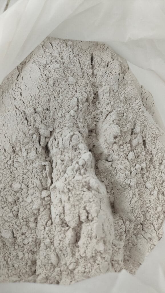 Bleaching process in edible Clay